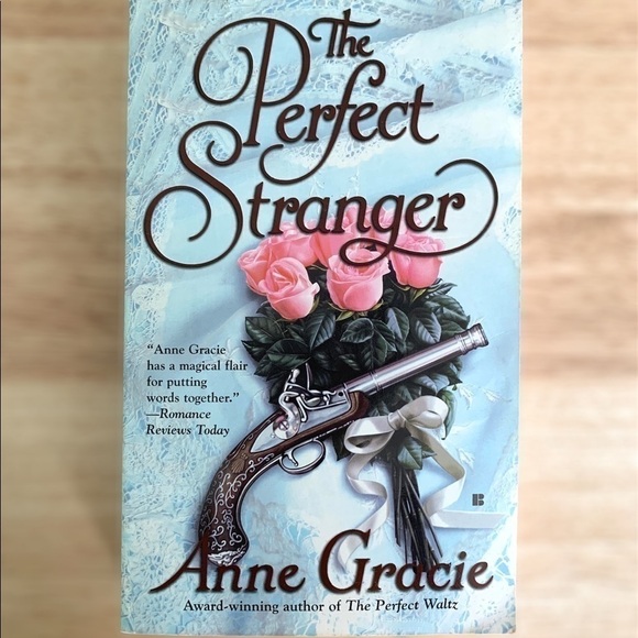 The Perfect Stranger/Book - Picture 1 of 8